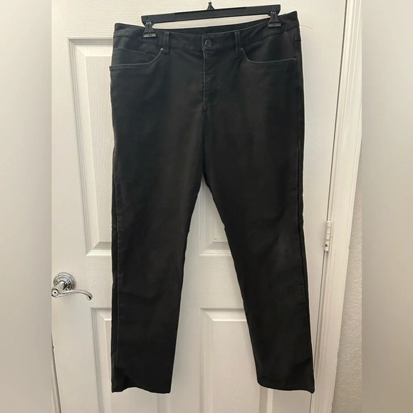 Lululemon ABC Pant Classic *Utilitech 32"
Black - Picture 3 of 7